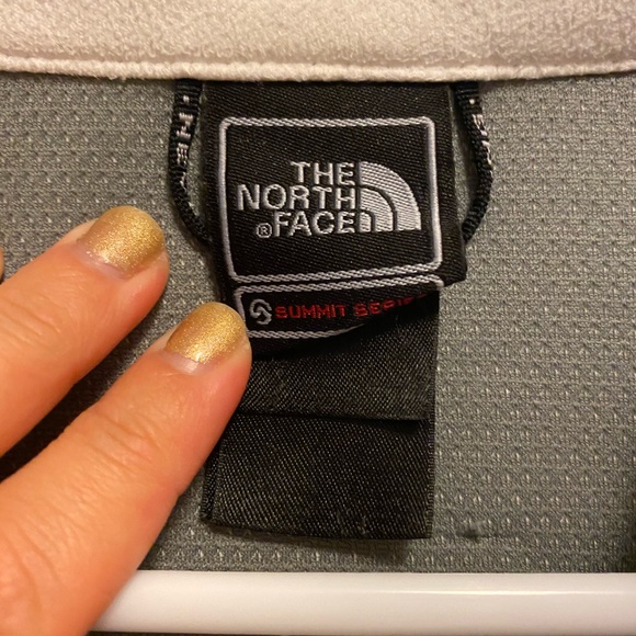 North Face white windbreaker jacket - Picture 6 of 7
